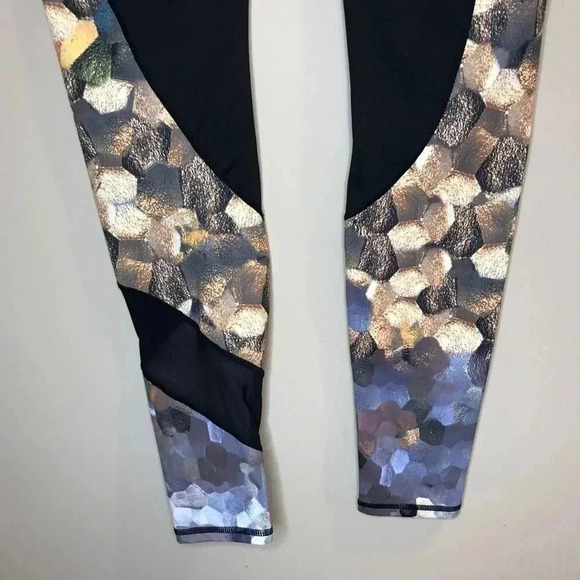 Athleta Asym Mesh Sonar Tight Leggings Pants Women’s Size XS Black Gold Silver - Picture 10 of 14